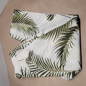 H&M Palm Frond Pants, Size 8, Cropped, Lightweight. EUC